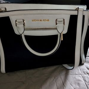 Black and White Michael Kors bag